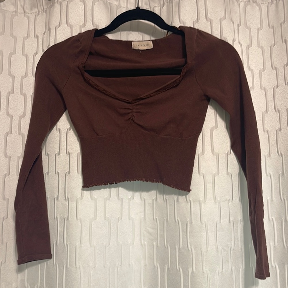 L.A. Hearts (Pacsun) brown long sleeve crop top.